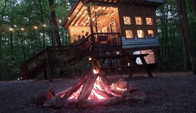 Tree House Glamping near Fall Creek Falls State Park and Chattanooga, Tennessee
