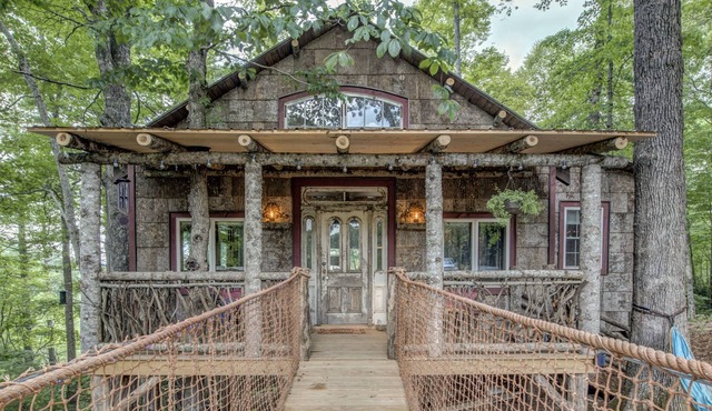 TREE HOUSE on Little Peak Creek Farm!