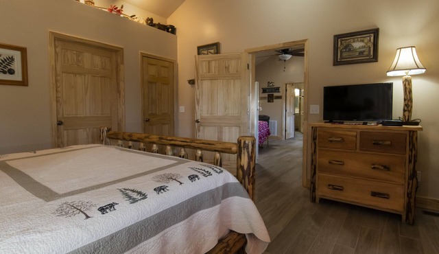 Tree House Suite at the Calhoun House Inn & Suites