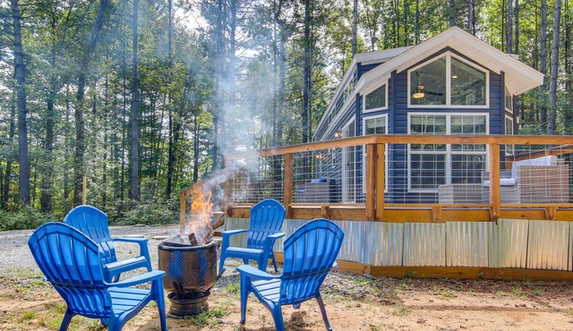 Tree-Lined Cabin w/Grill in Penrose!