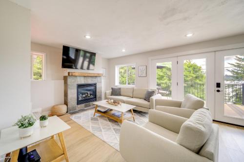 Tree-Lined Hayden Home with Hot Tub and Lake Views!