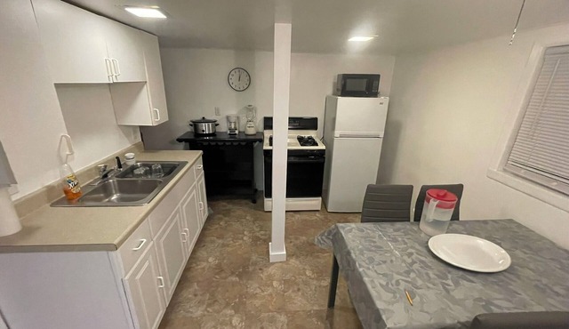 Tree Star Motel nOne bedroom, cozy apartment