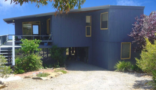 Tree Top - 4 Robert Norman Street