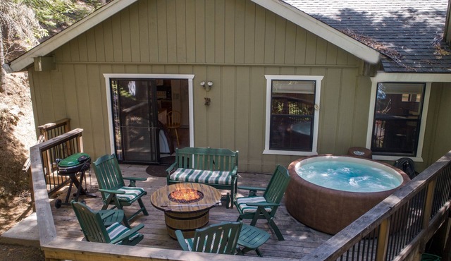 Tree Top Cabin - 2 miles to Yosemite's South Gate!