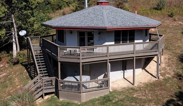 Tree Top - Hosted by The Chalets