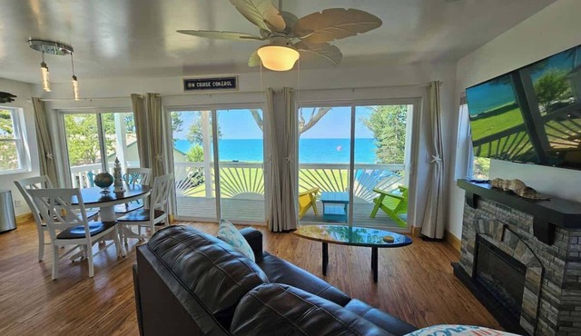 Tree-Top Lake-Front Cottage