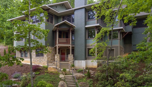 Tree Top Lodge Montreat - Architectural Retreat; Sleeps 18 with options up to 28