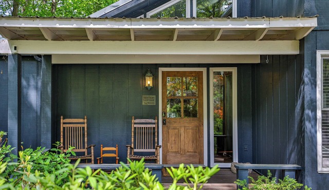 Tree Tops Cottage/Family Friendly/2 miles to Old Edwards