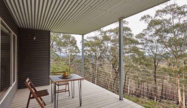 TREE TOPS - stunning sunsets, serene location. SPECIALS ON NOW !