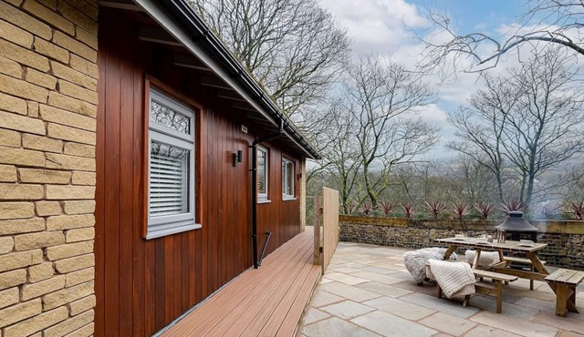 Tree Tops & the Stepping Stones Sleeps 12