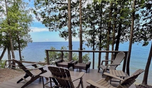 TREEBROOK Luxury Waterfront 5 BR 3 BA home Stunning Views, Decks, and Fire Pit