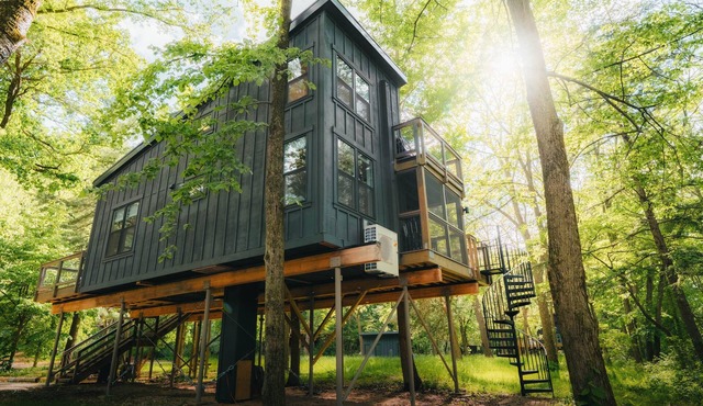Treehouse 1 - Treehouses at Starved Rock