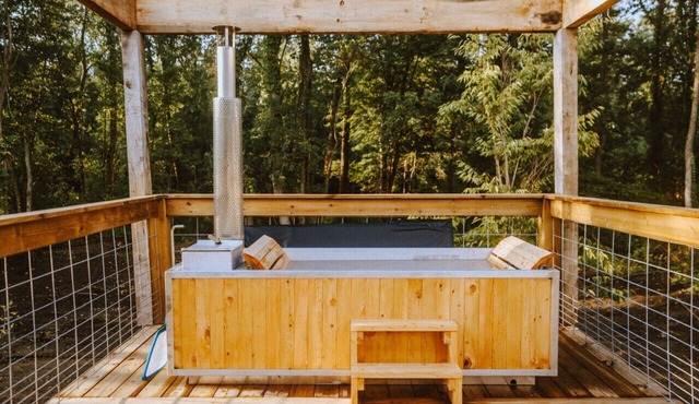 Treehouse 3 Honeymoon Treehouse & Spa with Private Hot Tub