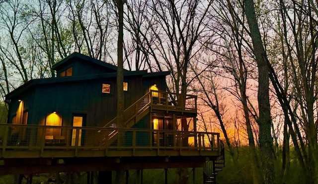 Treehouse 4 - Treehouses at Starved Rock