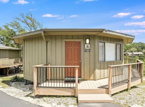 Treehouse Bungalow with Community PoolHot Tub 16