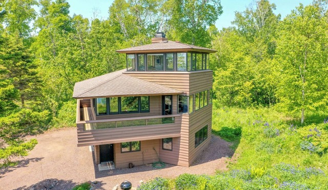 Treehouse - Lake Superior - Schroeder, MN - Cascade Vacation Rentals