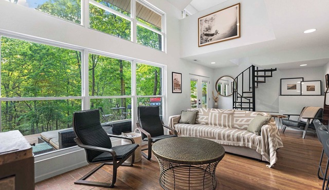 Treehouse LOZ – Seclusion for 6!