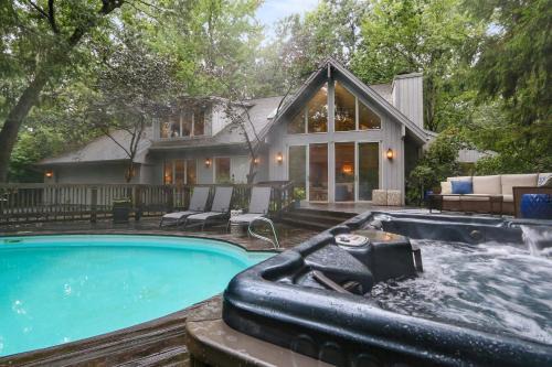 Treehouse Oasis
