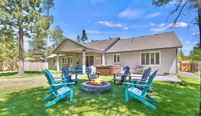 Treehouse Retreat Hot Tub Game Room River Fun