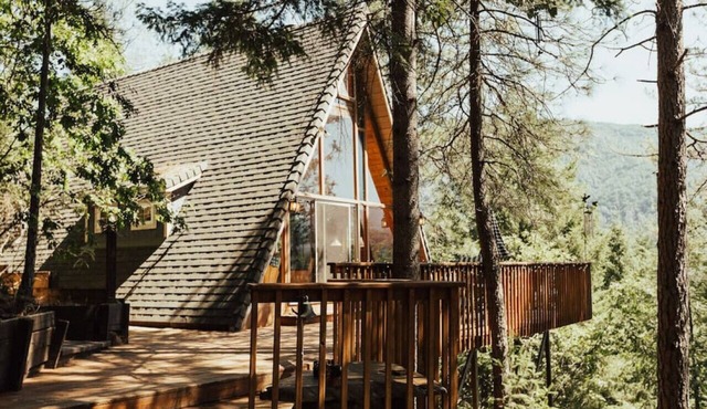 Treehouse · Shasta A Frame Cabin with a View