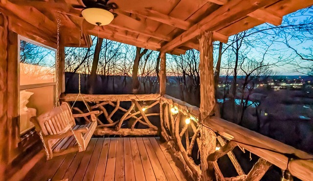 Treehouse Thyme - total privacy in woods