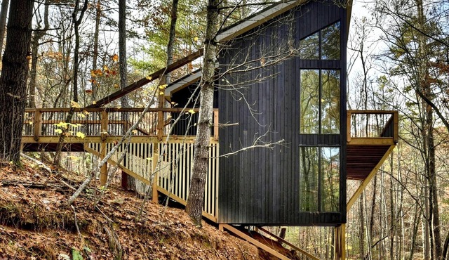 Treehouse Vibes, Hot Tub, Perfect Romantic Getaway, Blue Ridge, Outdoor Oasis