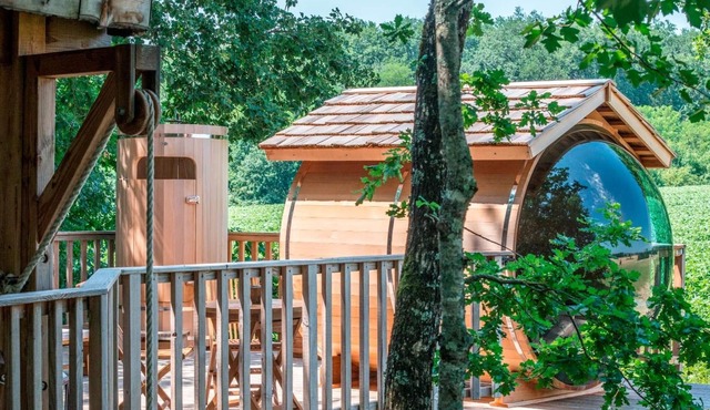 Treehouse with Private Spa - Bois des Nauzes