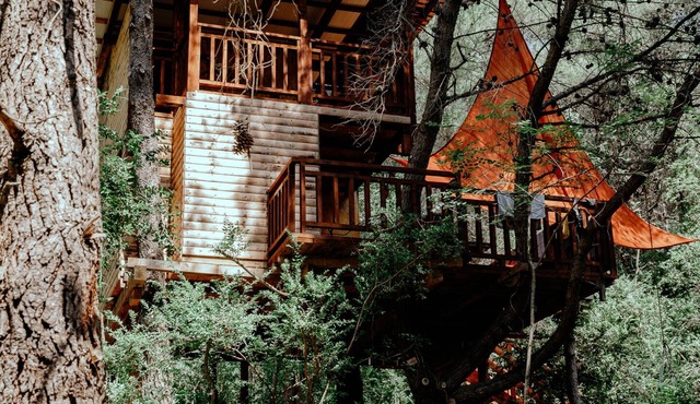 TreeHouses Ljubač Glamping Robinson