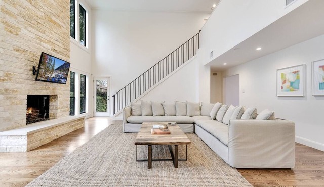 Treemont Hill House - SXSW Luxury Home Near Downtown Austin!
