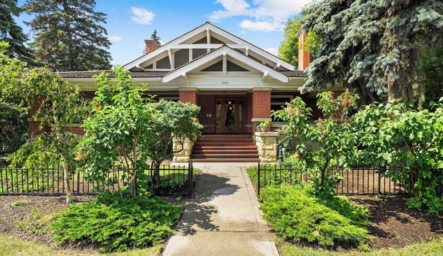 Treend Residence | Heritage Home Downtown YYC! |