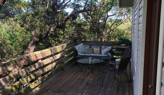 Treetop Cottage, 1BD/1BA 2nd story apartment--quiet and secluded
