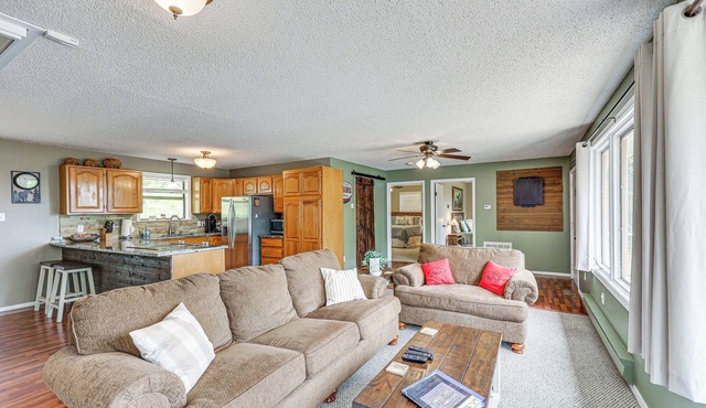 Treetop Hideaway w/Lake Views + Fire Pit!