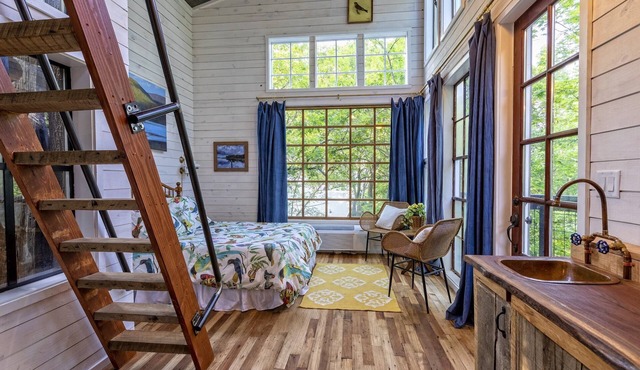 Treetop Hideaways: The Dogwood Treehouse