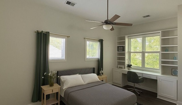 Treetop Loft Studio – Walk to Uptown Hotspots