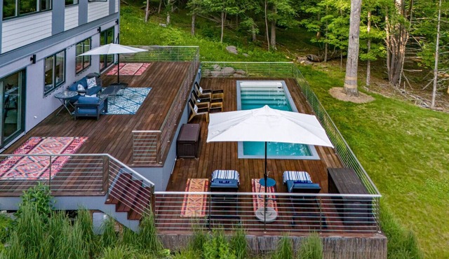 Treetop Views w/Pool & Hot Tub