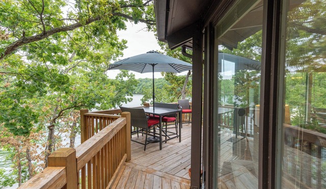 Treetop Village 15, Outdoor Pool steps away, Sleeps 8, Pet-friendly, 13 MM