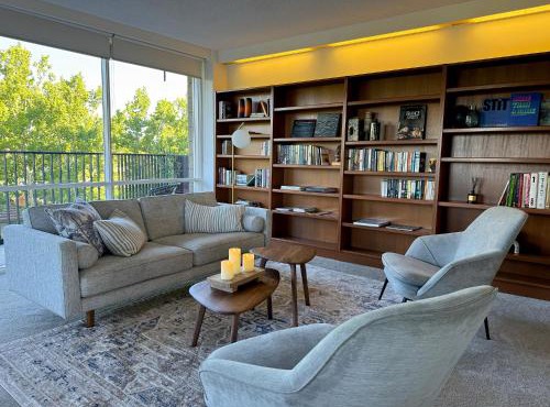 Treetops in Toorak 2br midcentury entire apartment