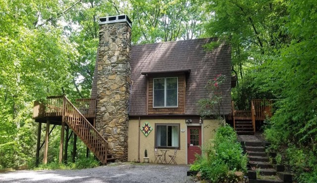 Treetops Lodge - Private Mountain Home in Mt. Mitchell Golf Community