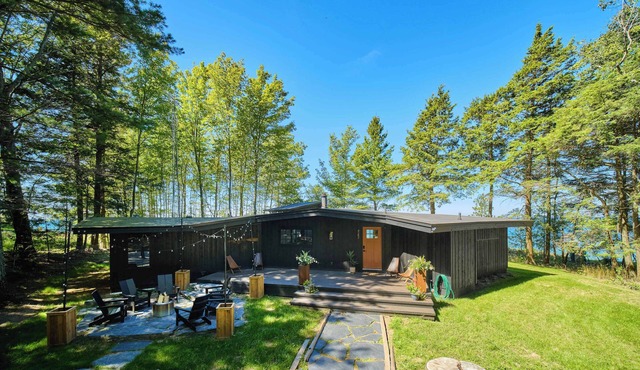 TreeTops of Lake Michigan, Beach Front and Spa