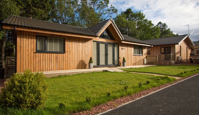 TREETOPS, pet friendly, character holiday cottage in Otterburn