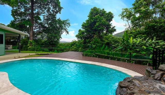 Treetops Sanctuary 4BR Entertaining Delight - Pool