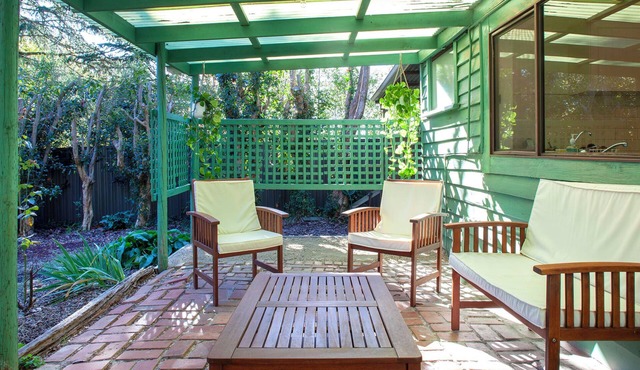 Treetops Silvan Sanctuary Cottage: 2 BR, 1.5 BA Cottage in Silvan, Sleeps 3