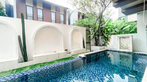 Treevilla 3 Bedroom Home with Private Pool in Jagakarsa South Jakarta