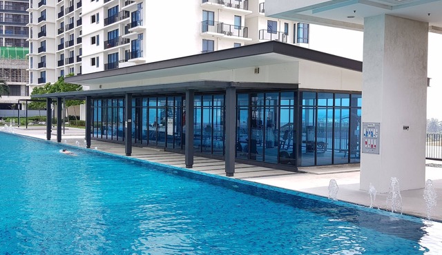 Trefoil @ Setia Alam, Shah Alam | WIFI & Netflix