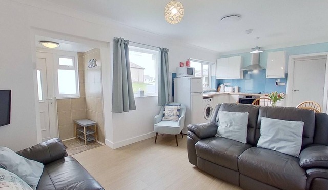 Trefusis offers a comfortable, modern, well equipped and broadband connected beachside escape