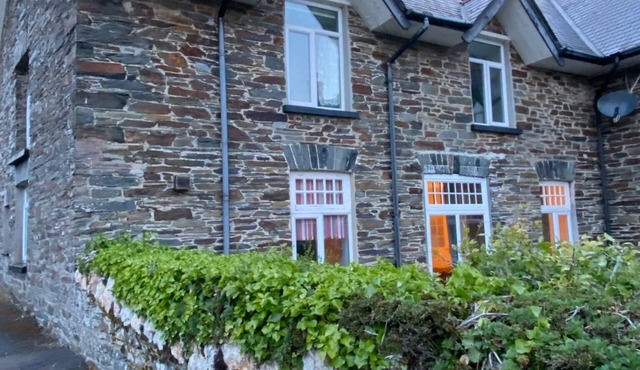 Tregenna a beautiful spacious cottage in Boscastle with parking