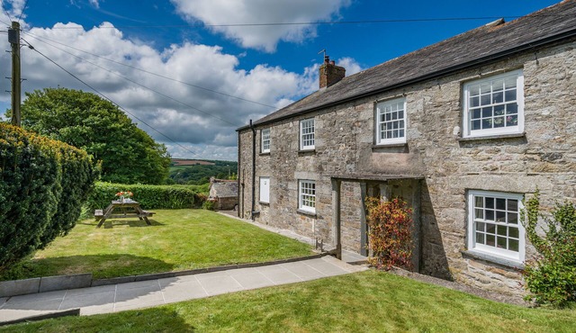 Tregenna Farmhouse - Five Bedroom House, Sleeps 9