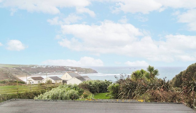 TREGIFFIAN VEAN, pet friendly, country holiday cottage in Sennen Cove