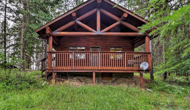 Trego Cabin w/Mountain Views & Lake Access!