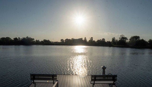 Trek & Relax: Countryside Home w/Hot tub+Water Views+Fishing+Grill+Campfire+
